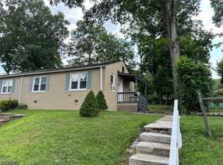 27 Adams Ave, Dover, NJ