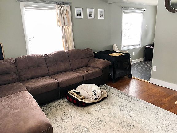 3rd image of 115 Rosewood Dr