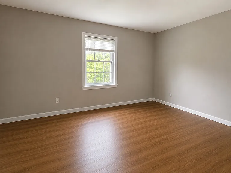2 Locust Ct #2B — Photo 5