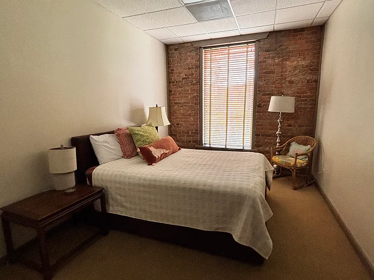 214 E Broad St #B — Photo 39
