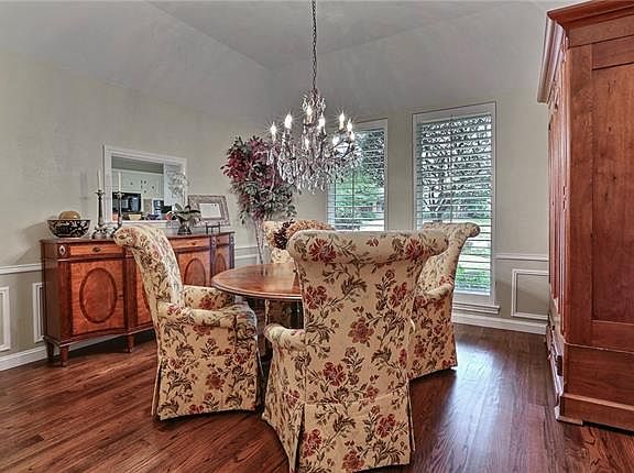 3rd image of 9713 Milltrail Dr