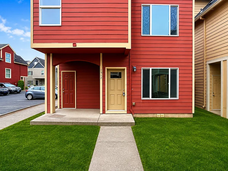 1517 SE 127th Ave #9 — Photo 2