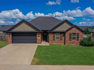 570 Captain Reid Ln, Prairie Grove, AR 72753