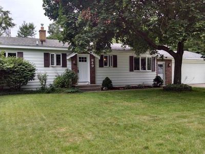949 Maplehill Ave SE, Ada, MI, 49301