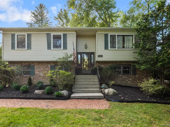 635 S Pascack, Chestnut Ridge, NY 10977