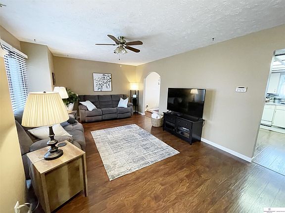 3rd image of 2923 S 157th Cir