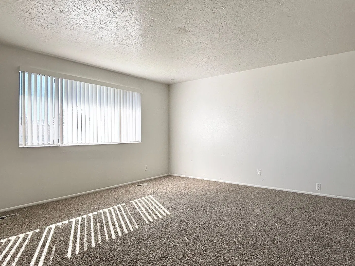 Free Rent & No Additional Monthly Fees! — Photo 3