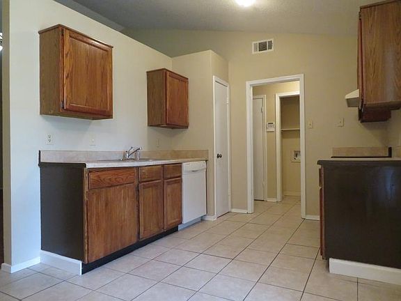3rd image of 5767 French Market Cir S