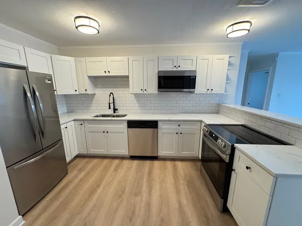 5117 Blodgett Ave APT 208W, Downers Grove, IL 60515