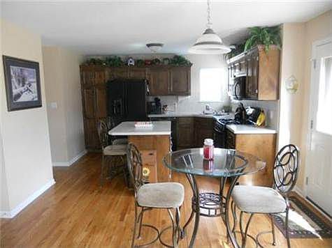 4th image of 4715 Edgehill St