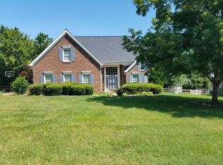 682 Ridge Rd, Hinckley, OH 44233
