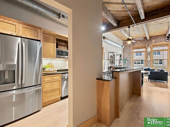 5th image of 105 S 9th St APT 413