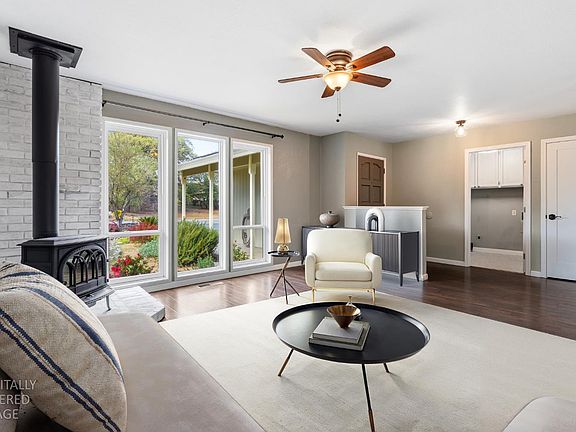 4th image of 3158 Oxford Rd