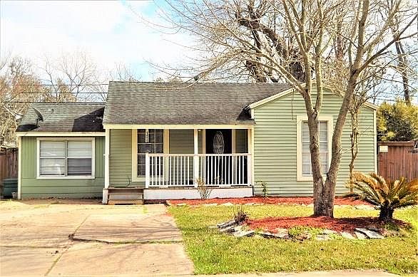 1st image of 126 Huisache St