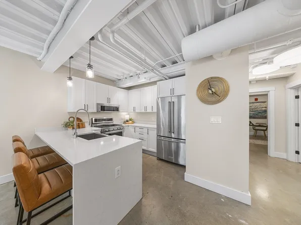 305 Webster Ave #109, Cambridge, MA 02141