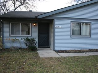 1204 Thomas Dr, Woodstock, IL 60098