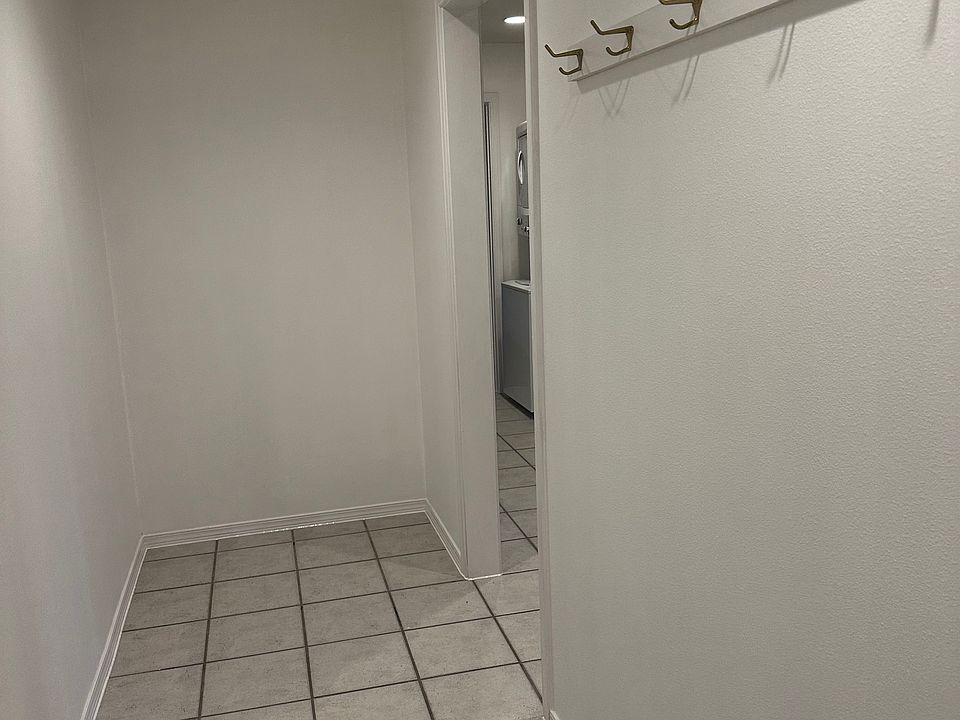 1st image of 821 Pt Brown Ave NW