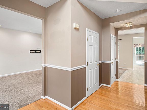 5th image of 7891 Eagle View Dr