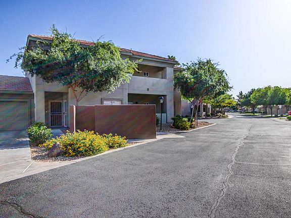 4th image of 7401 W Arrowhead Clubhouse Dr Unit 1080