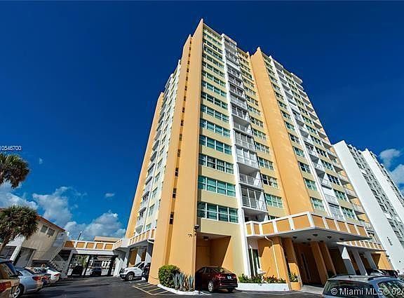 3rd image of 1410 S Ocean Drive #508
