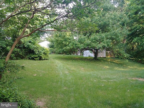 3rd image of 14909 Cordell Ave