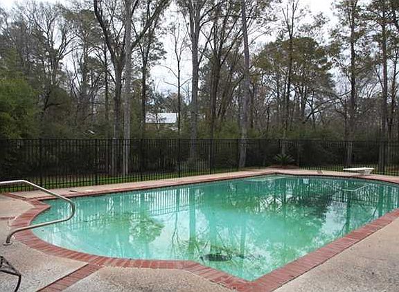5th image of 2901 Woodhaven Dr