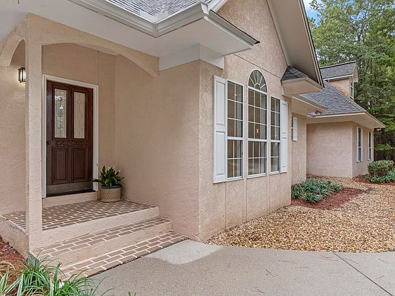 2nd image of 188 Rosehill Dr W