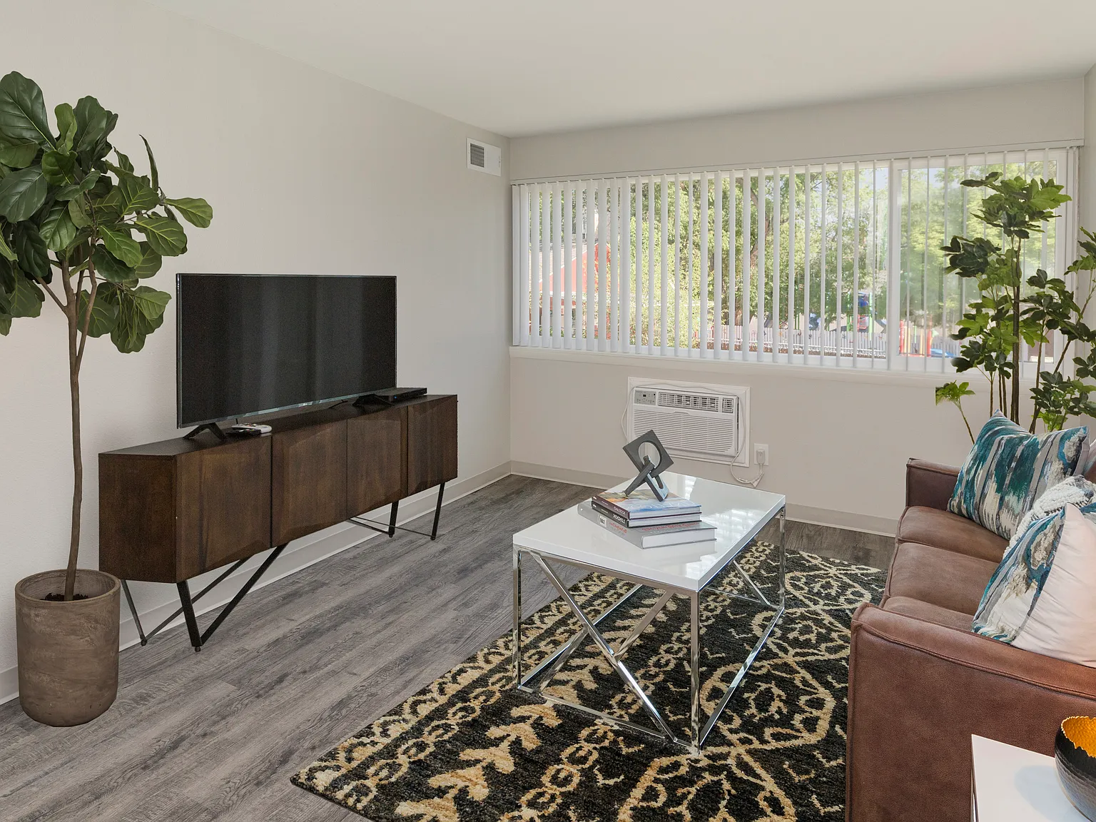 Kenton Place — Photo 3
