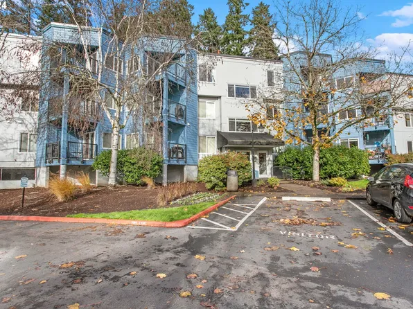 8720 SW Tualatin Rd APT 122, Tualatin, OR 97062