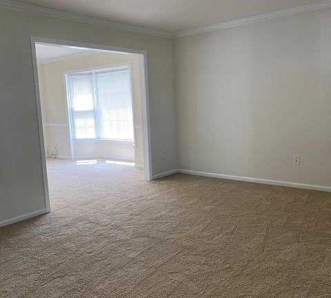 4th image of 3304 Tuckaway Ct