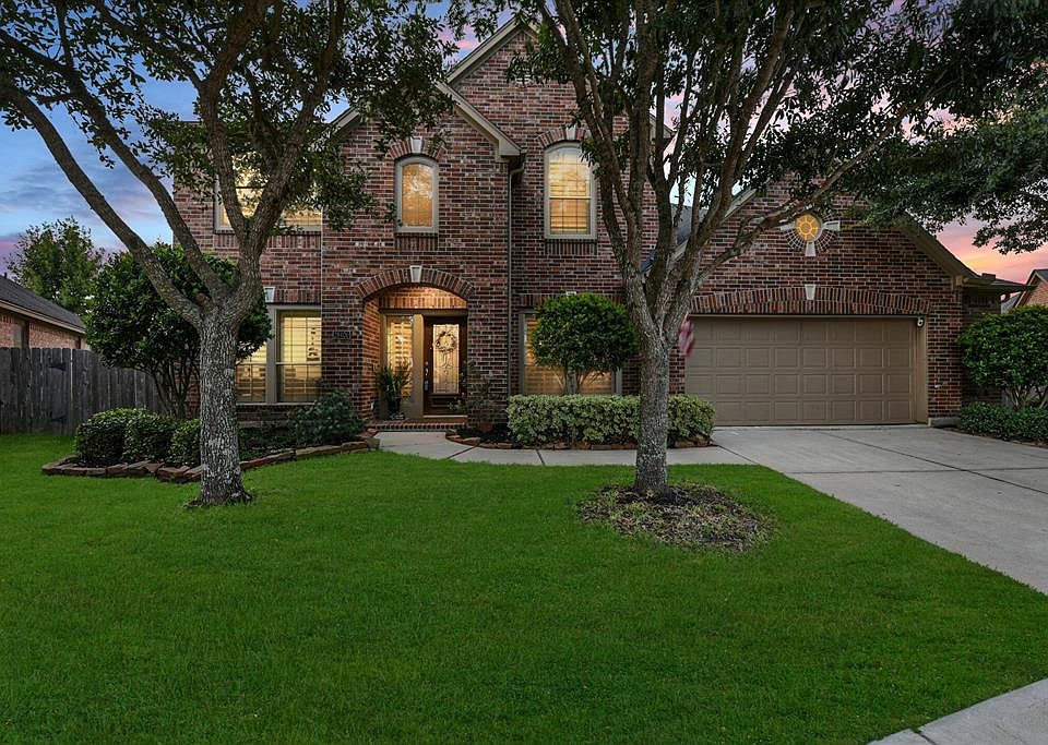 1st image of 28406 Spiceberry Dr