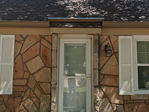 4th image of 416 W 11th Ave