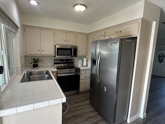 3rd image of 3875 Vista Campana S Unit 2
