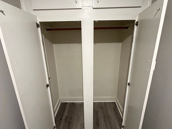 5th image of 406 N Broadway St #1R
