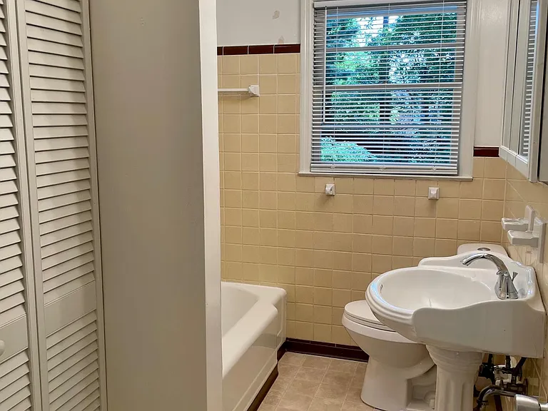 6711 Sunny Brook Ln — Photo 11