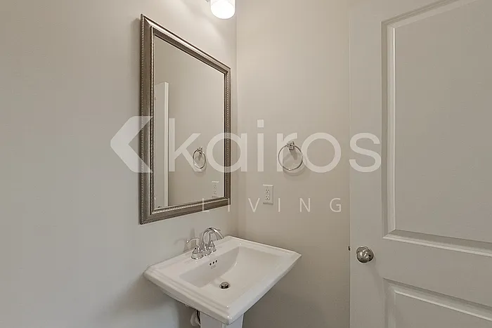 2191 Banyan Cir — Photo 10