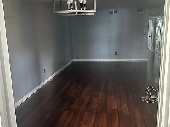 3rd image of 3042 Lynton Dr