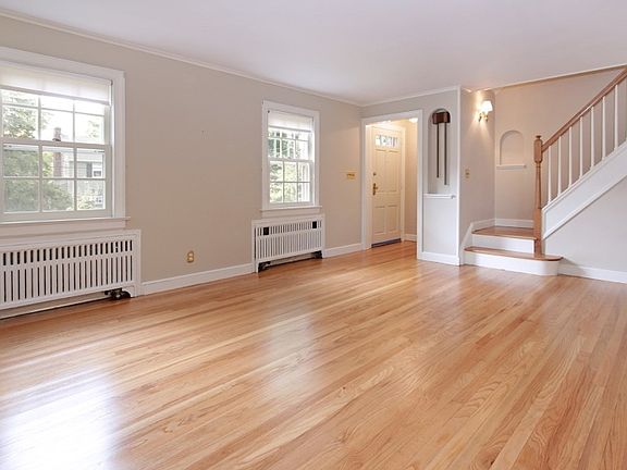3rd image of 44 Sanderson Ave
