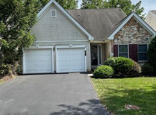 90 Glenmoor Cir, Easton, PA 18045