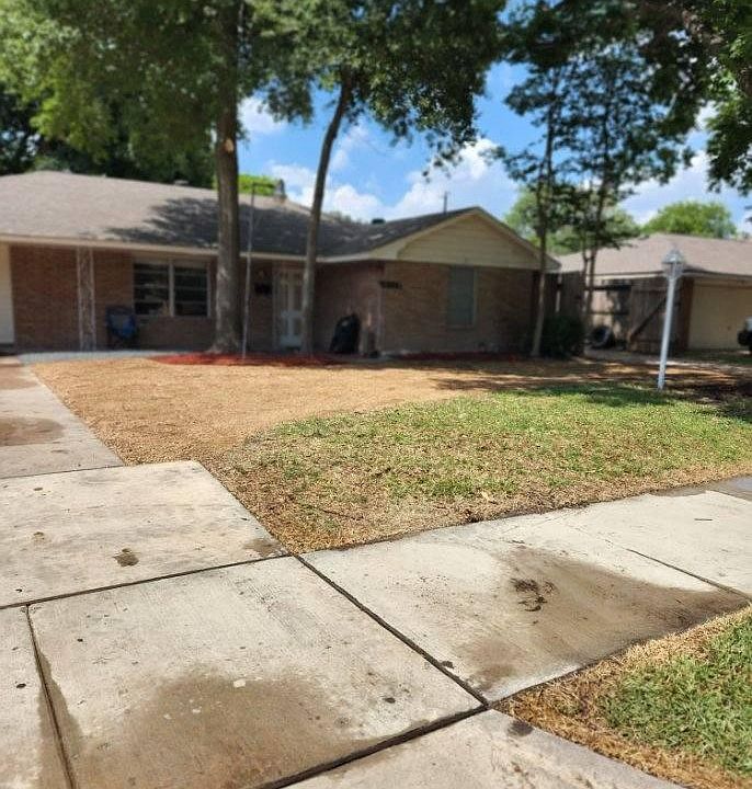 1st image of 10930 Shadow Wood Dr