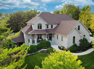 13084 Promontory Trl, Roscoe, IL 61073