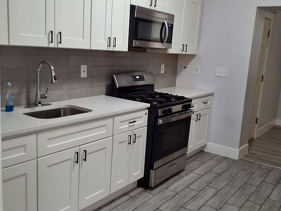 5th image of 112 Saratoga Ave APT 1N