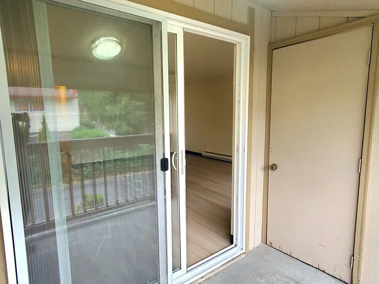 Fairview Apartments — Photo 17