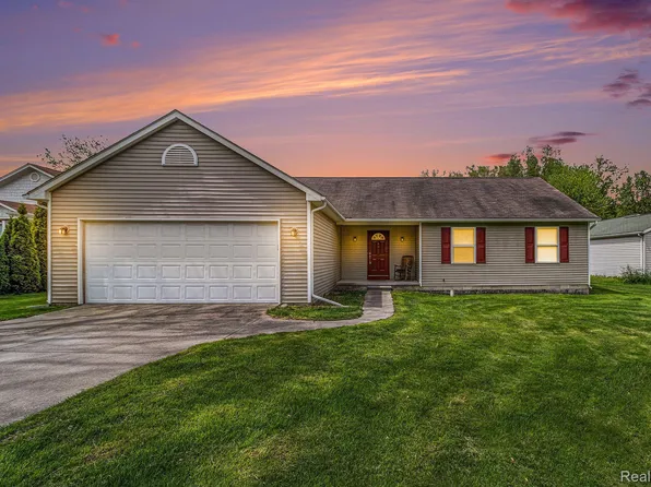 45 N Hospital Rd, Waterford, MI 48327