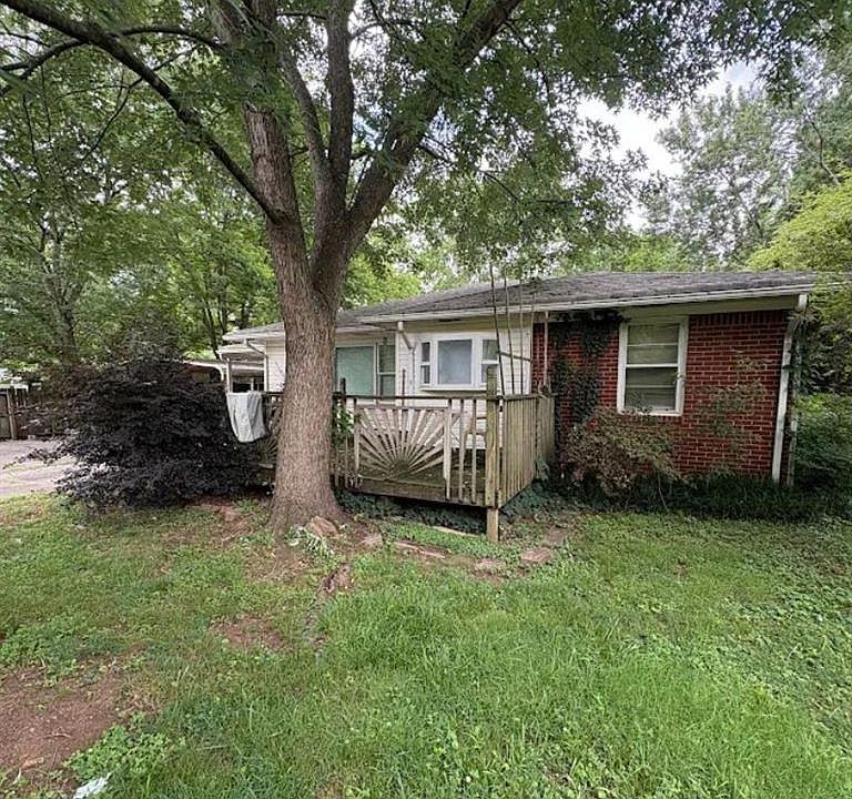 1st image of 623 Dunton Cir SE