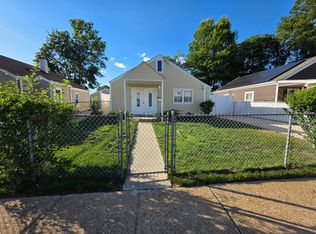 15 Byrd St, Hempstead, NY 11550