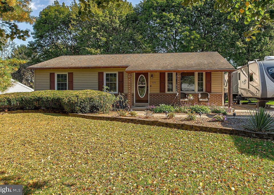 1st image of 232 Fairlawn Ave