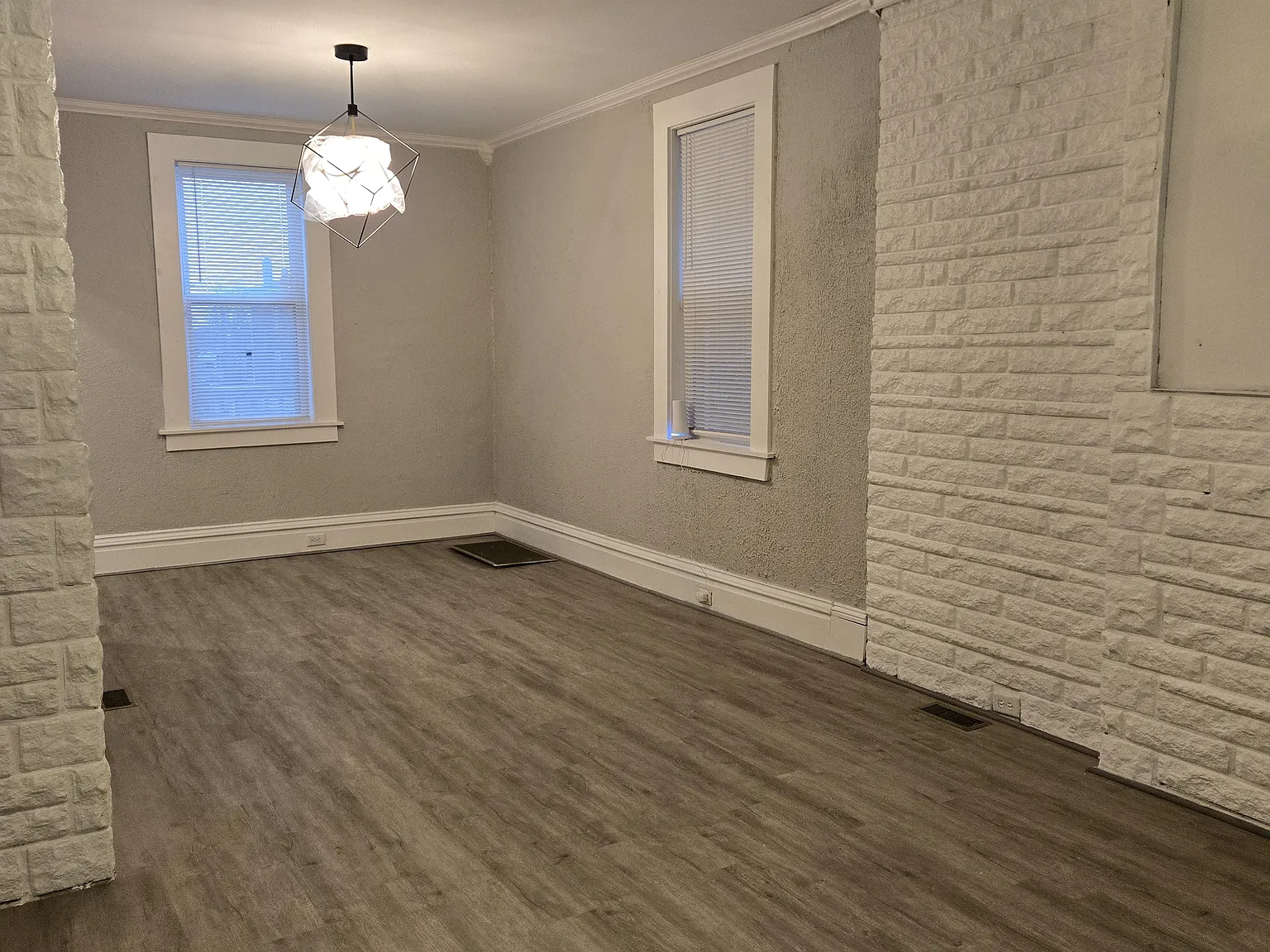 5065 Northland Ave — Photo 3