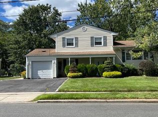8 Jade Pl, Iselin, NJ 08830