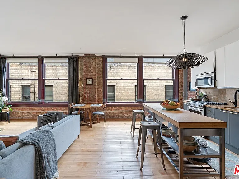 460 S Spring St #1210 — Photo 3